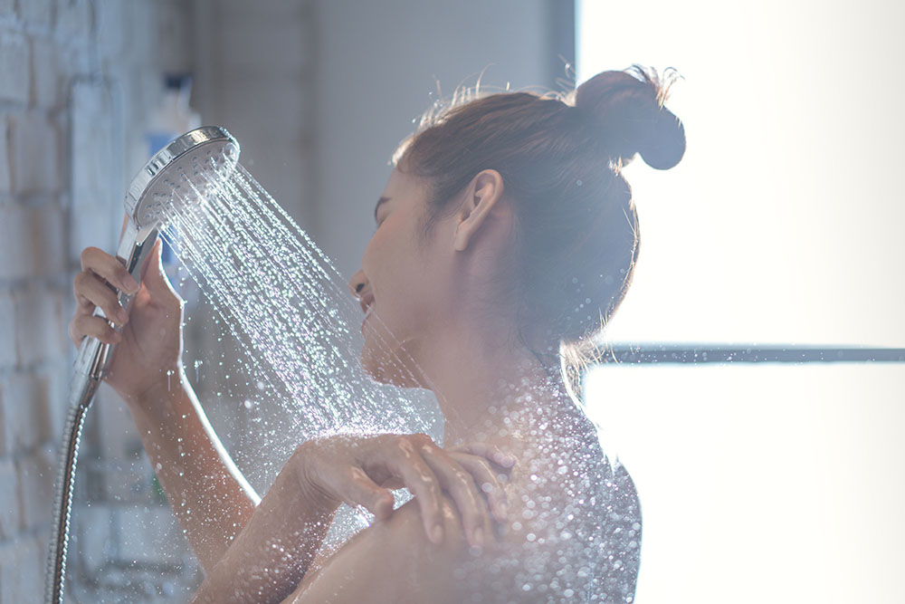 How to "Winterize" your skin care routine to minimize dry skin problems 1 shower